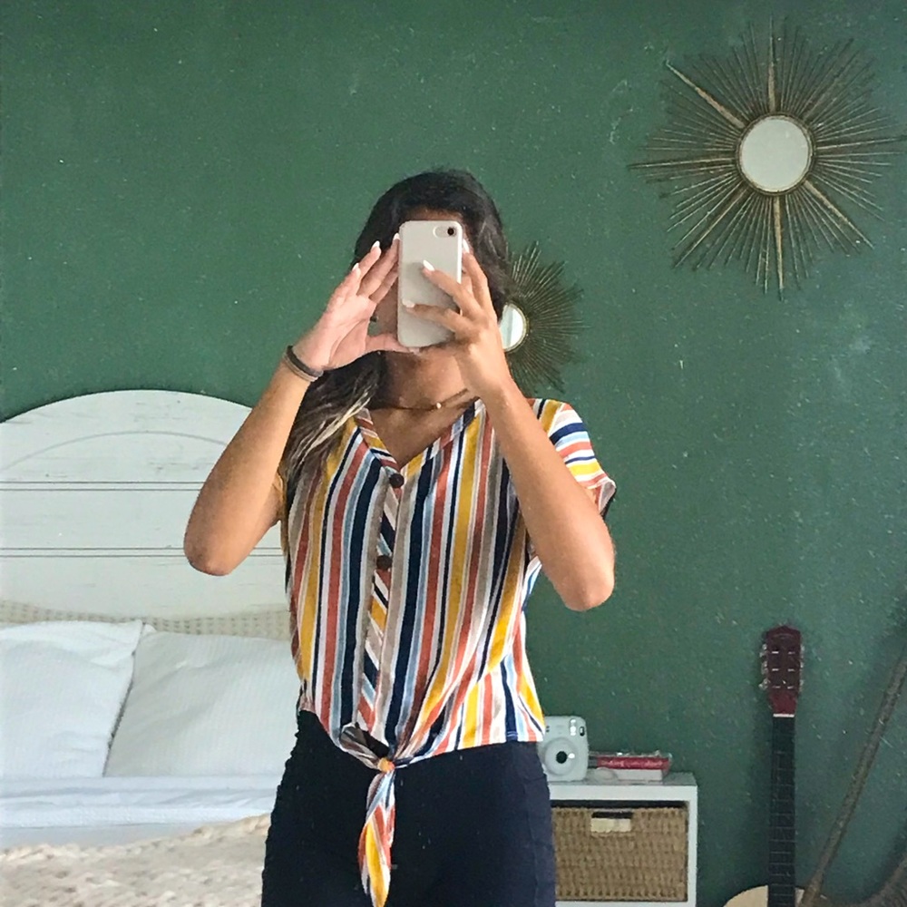 Pinc multicolored blouse with tie